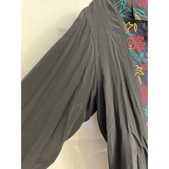 Vtg Womens 100% Silk Floral Embroidered‎ button front Blouse Black Sz Small - Picture 5 of 9